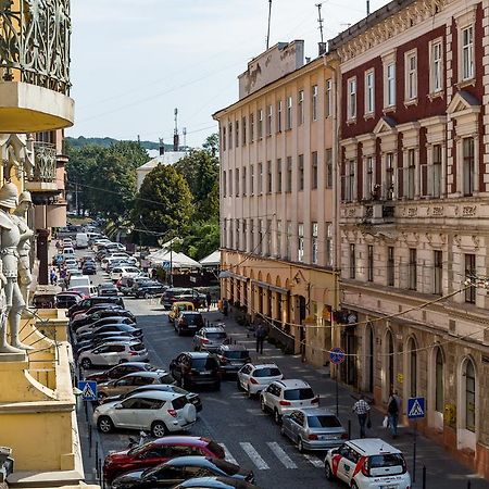 Apartments On Valova 9 Lviv Exterior photo