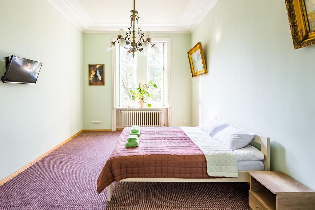 Apartments On Valova 9 Lviv Exterior photo