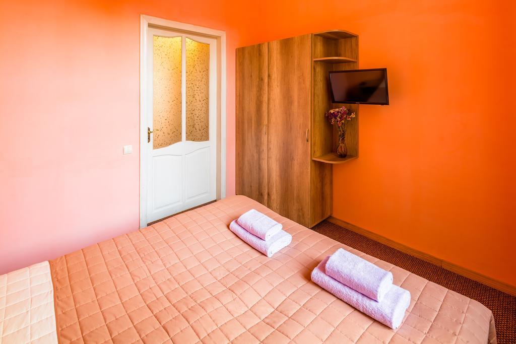 Apartments On Valova 9 Lviv Exterior photo