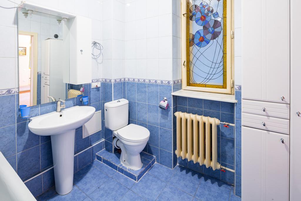 Apartments On Valova 9 Lviv Exterior photo