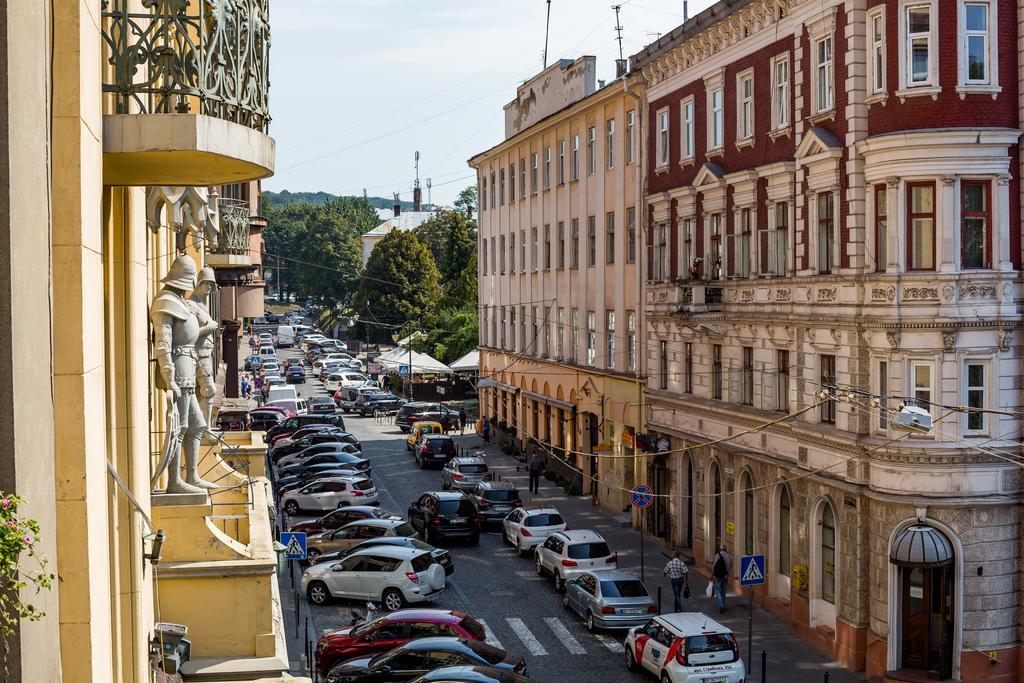 Apartments On Valova 9 Lviv Exterior photo